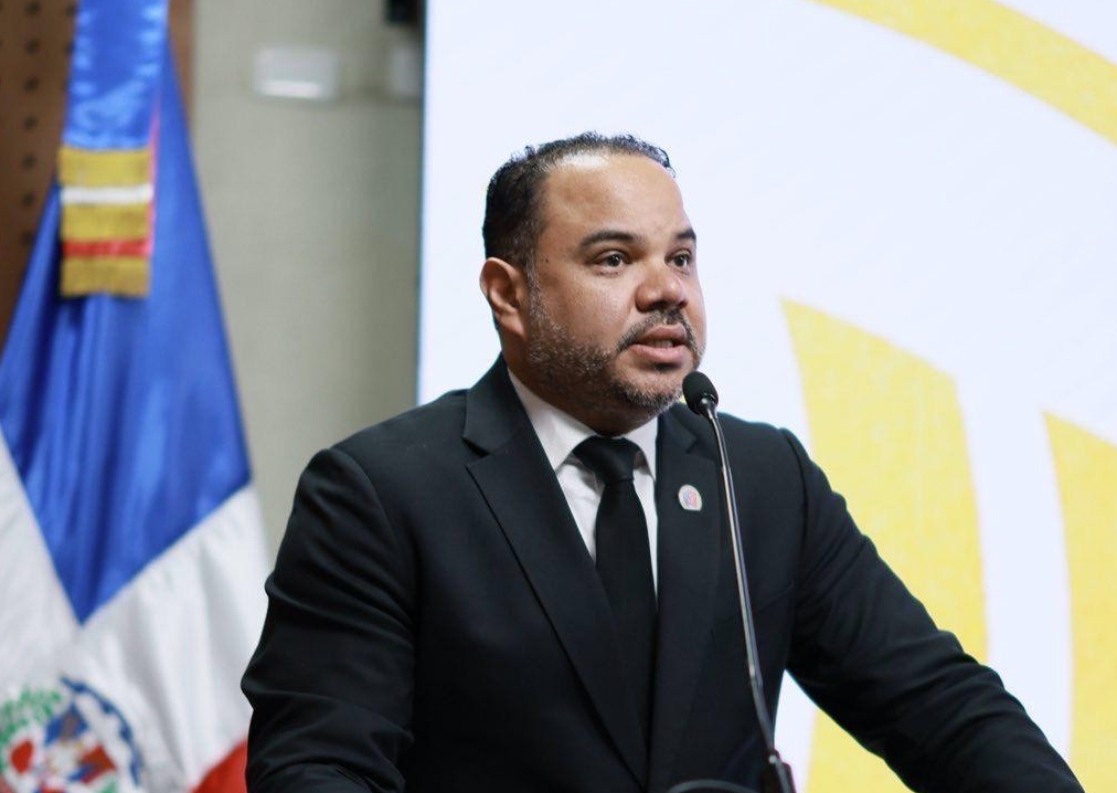 Pablo Ulloa destaca la importancia de garantizar competitividad y protección laboral