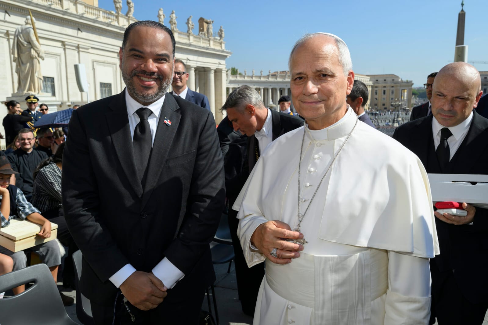Pablo Ulloa invita al papa León XIV a visitar República Dominicana y pide oraciones por sus familias